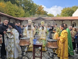 Руенски манастир - патриаршеска литургия - Отчовден