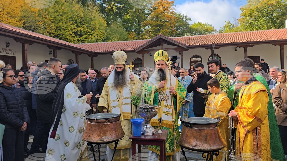 Руенски манастир - патриаршеска литургия - Отчовден
