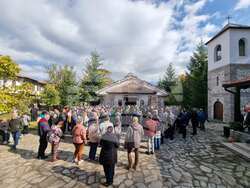 Руенски манастир - патриаршеска литургия - Отчовден