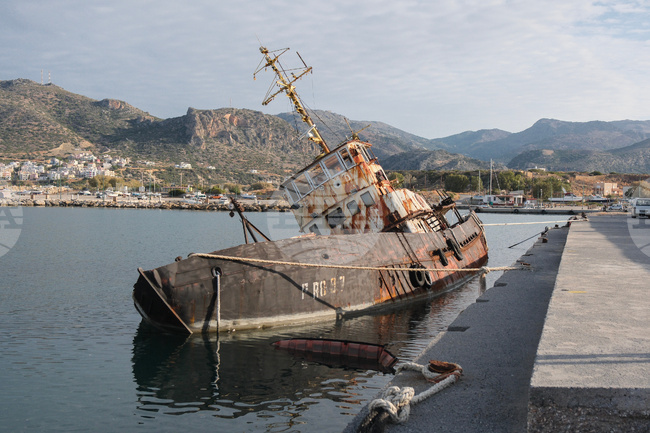 За поредна нощ десетки мигранти пристигнаха на гръцкия остров Крит