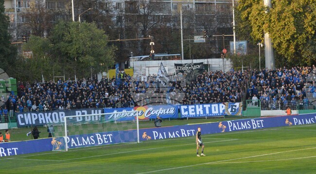 Хебър отпусна 1200 билета за феновете на Левски за срещата от Купата на България