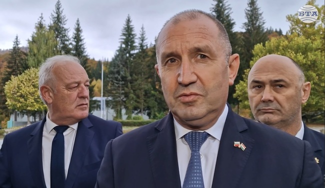 Държавният глава Румен Радев посрещна в Смолян унгарския президент Тамаш Шуйок