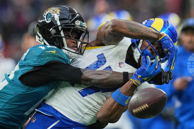 APTOPIX Rams Jaguars Football