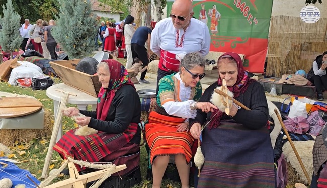 Традиционни ястия и автентични занаяти бяха представени на четвъртото издание на Националния фестивал "Някога… когато хлябът имаше душа"