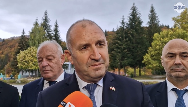 За да расте Смолян и да се развива икономически трябва да бъде разширен пътят Асеновград – Смолян, каза президентът Румен Радев