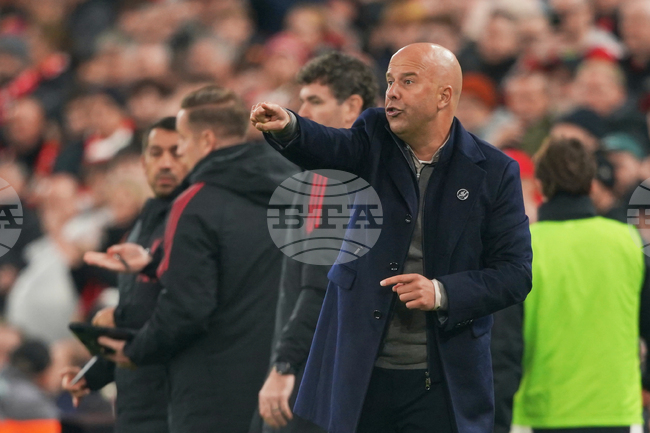 Ливърпул отмени пресконференцията си във Франкфурт преди мача с Айнтрахт заради закъснял полет