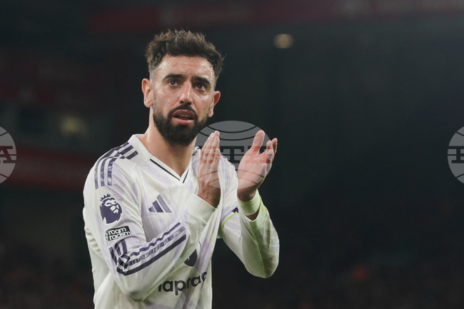 Бруно Фернандеш е "Играч на месеца" във Висшата лига, португалецът застигна Кристиано Роналдо и Стивън Джерард