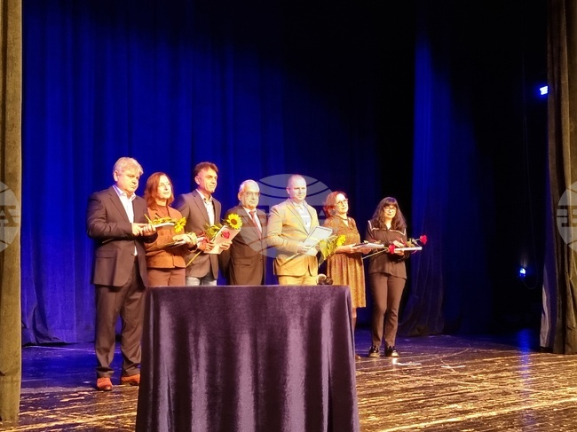 Осем лекари бяха отличени на церемония в Русе