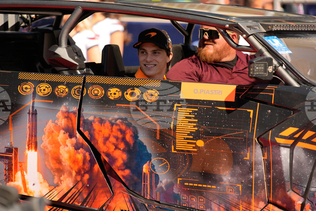 Пиастри: „Успехът на Ферстапен в битката за световната титла е лека изненада“