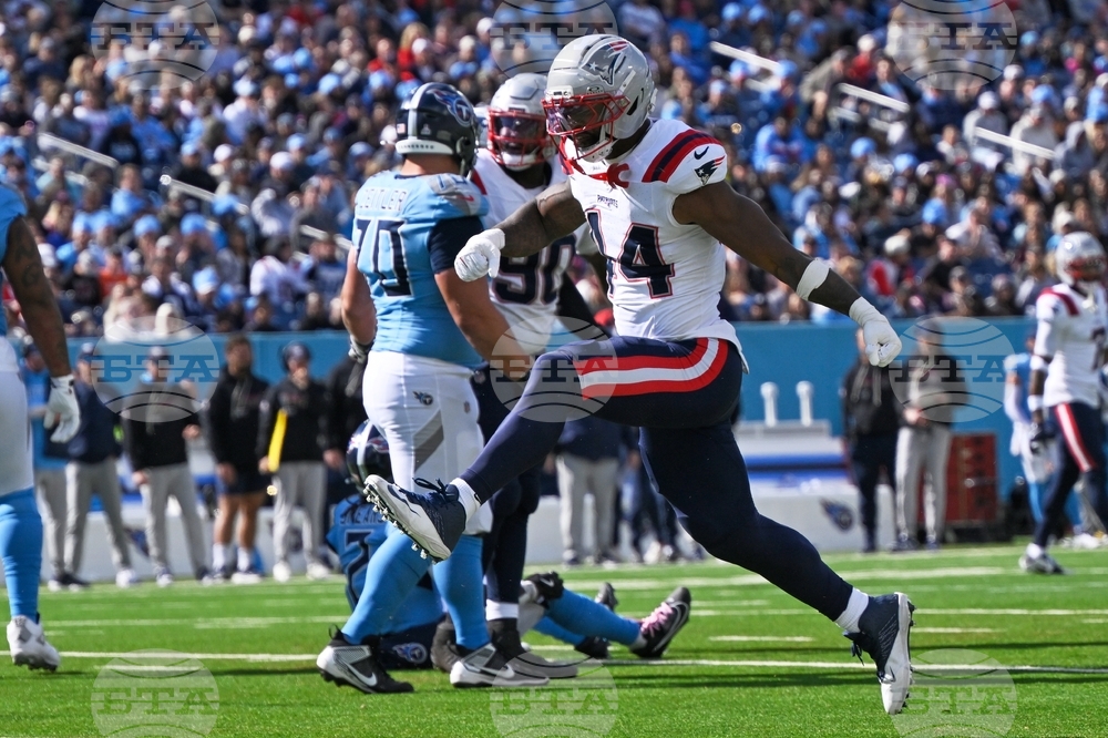 Patriots Titans Football