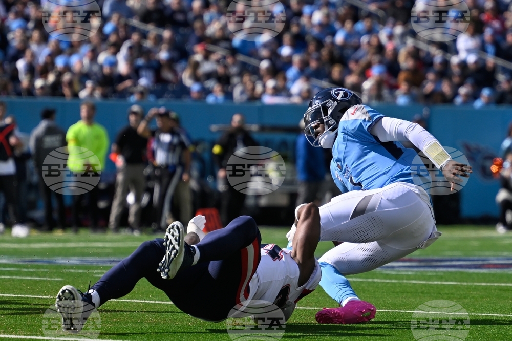 Patriots Titans Football