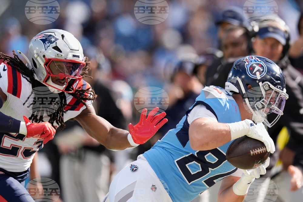 Patriots Titans Football