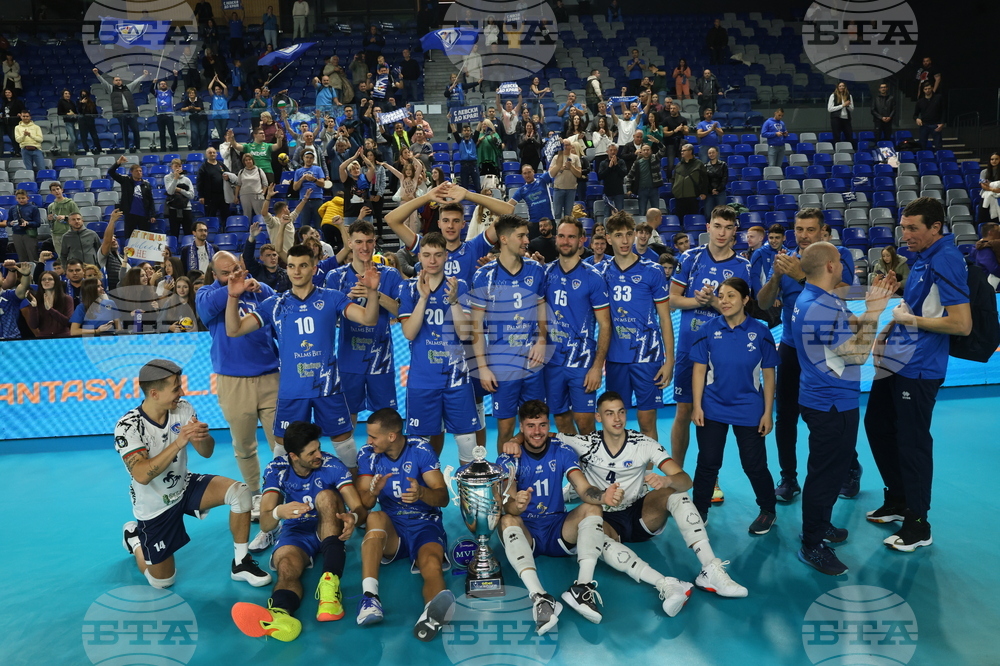Волейболният Левски победи германския Фридрихсхафен в реванша, но отстъпи в златния гейм и отпадна от турнира за Купата на ЦЕВ