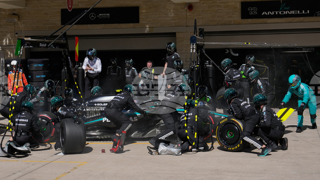 ФИА одобри спорните двигатели на „Мерцедес“ и „Ред Бул“ за сезон 2026