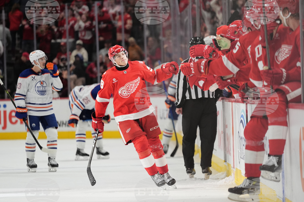 Емит Фини вкара първите си два гола в НХЛ и Детройт надви Едмънтън за пета поредна победа в редовния сезон