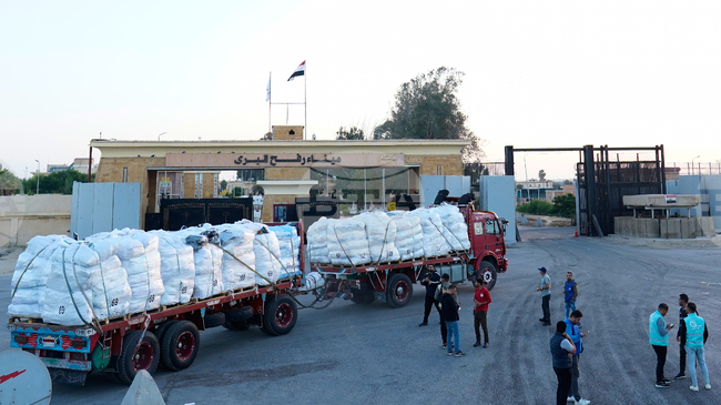 МЕНА: В ивицата Газа влезе 110-ият конвой с хуманитарна помощ в рамките на инициативата "От Египет за Газа"