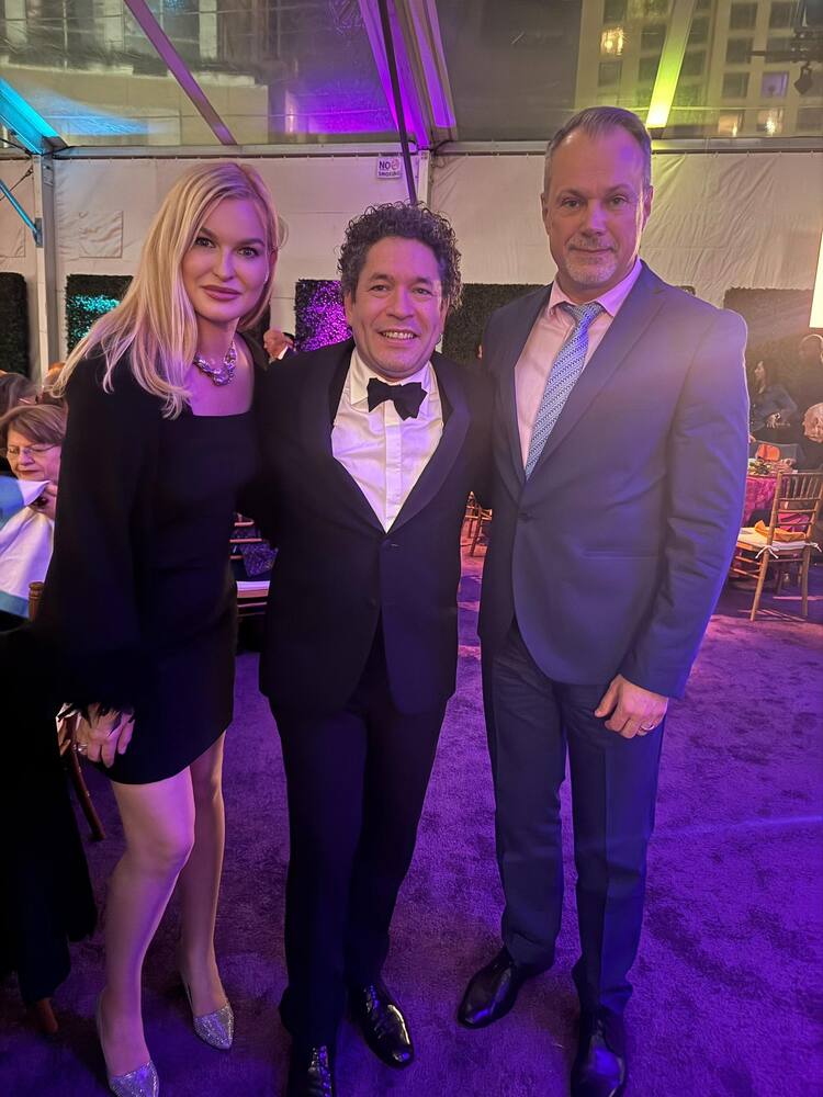 Маестро Густаво Дудамел е приел покана да гостува в България от българския дипломат в Лос Анджелис Бойко Христов 