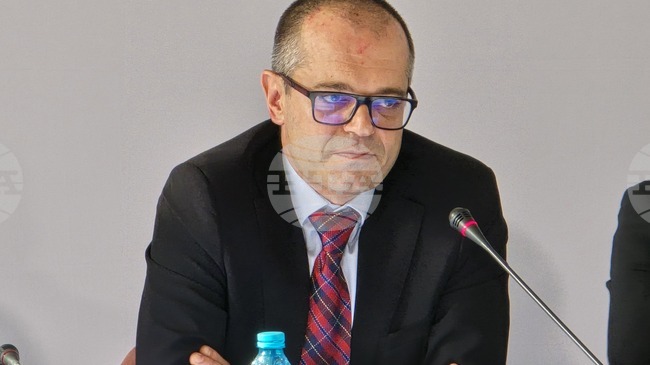 КЗП е готова за прилагането на Акта за цифровите услуги, но по-малките онлайн търговци трябва да повишат прозрачността, каза в интервю за БТА Александър Колячев