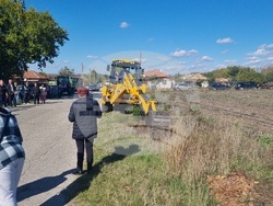 Село Росеново - пътен ремонт - първа копка