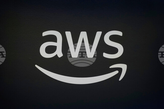 "Амазон" и "ОупънЕйАй" със споразумение за 38 милиарда долара за използване на облачните услуги на "Амазон уеб сървисиз" 