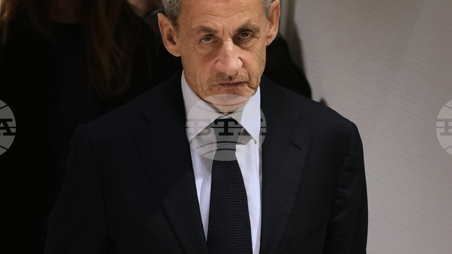 Бившият френски президент Никола Саркози поиска от съда да го освободи от затвора, докато трае апелативното производство