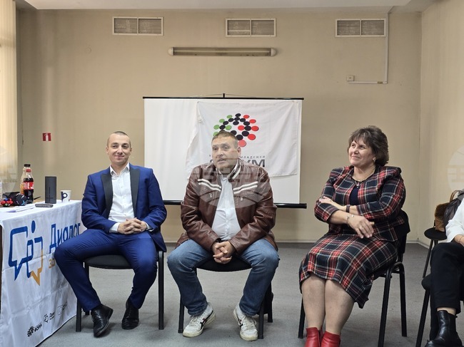 Младежи изложиха свои идеи за визията на Плевен на среща с представители на местната власт