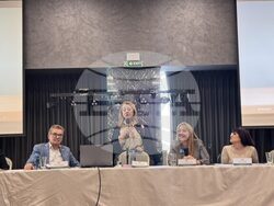 Над 250 директори на училища в страната участват в национален семинар за компетентностите в образованието. Снимка: РУО в София-град