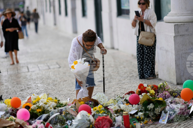 Portugal Streetcar Derailed