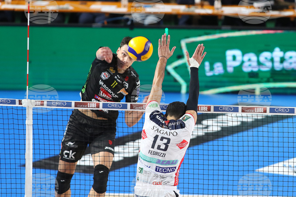 Александър Николов реализира 30 точки за победа на Чивитанова на старта на италианската волейболна Суперлига