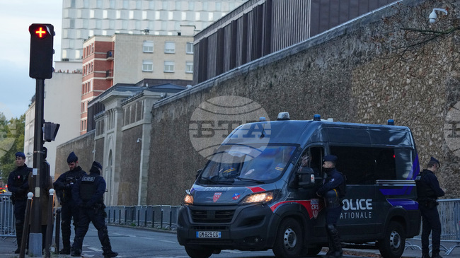 До три години затвор получиха молдовци, рисували графити, свързани с войната в Украйна в Париж 