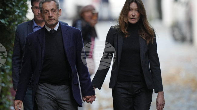 Бившият президент на Франция Саркози и бившата първа дама Карла Бруни бяха дадени под съд от организация, грижеща се за опазване на историческото наследство