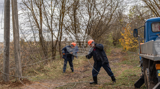 Украйна намалява производството на ток от атомните електроцентрали заради масираните руски удари по електроподстанции, съобщиха Киев и МААЕ