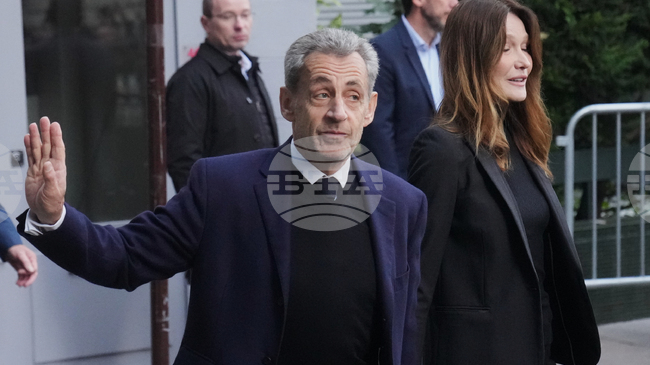 Парижки съд ще реши днес дали да освободи от затвора бившия френски президент Никола Саркози 