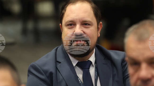 Предизвикателствата пред обществените и частните медии в България са колкото различни, толкова и общи, каза Антон Андонов