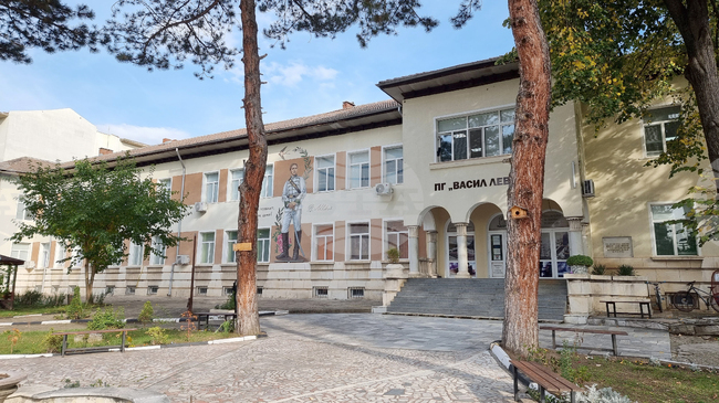 Община Мездра разполага с добре развита мрежа от образователни институции, се посочва в анализ на възможностите за развитие на децата в общината 