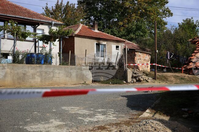 Мъж простреля и уби майка си, леля си и сестра си в село Люляково, община Руен