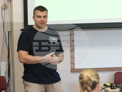 „Използване на образователен софтуер и изкуствен интелект в образованието - възможности и предизвикателства пред българското училище и ролята на университета“ - дискусия