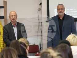 „Използване на образователен софтуер и изкуствен интелект в образованието - възможности и предизвикателства пред българското училище и ролята на университета“ - дискусия