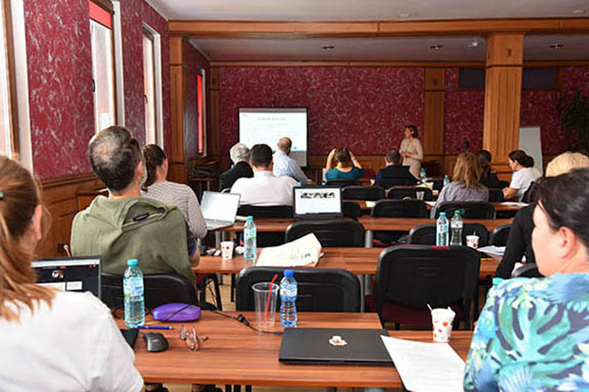 Научен семинар за добри практики за приложението на високотехнологични средства в обучението по математика и информатика се състоя във Велинград 