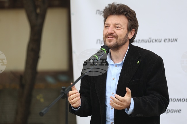 Столична община следи внимателно сградата на 93 СУ „Александър Теодоров - Балан“ в София, каза районният кмет Георги Илиев