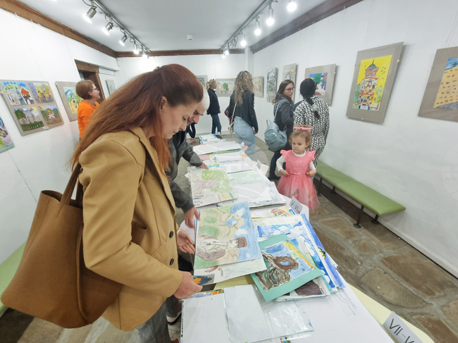 Сливен - конкурс за рисунка „Аз и моят град“ - награждаване