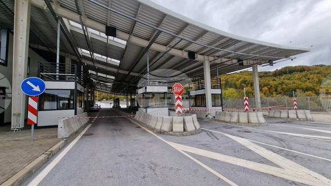 Трафикът на граничните пунктове и преходи в страната е нормален, съобщава "Гранична полиция"