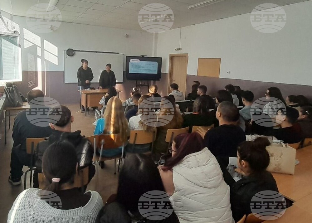 Експерти дискутираха с ученици в Разград рисковете от употребата на наркотици и наказателната отговорност, която носят 