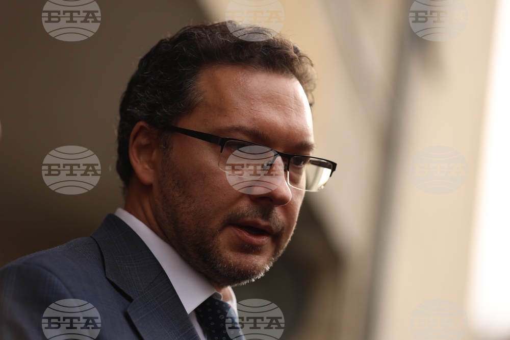 Нямам намерние да подавам оставката си, каза вътрешният министър Даниел Митов 