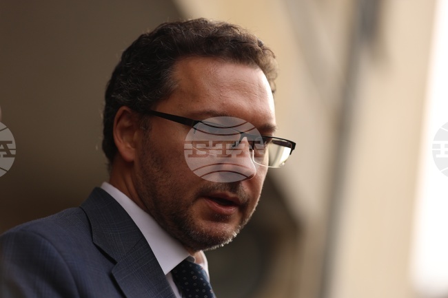 Нямам намерние да подавам оставката си, каза вътрешният министър Даниел Митов 