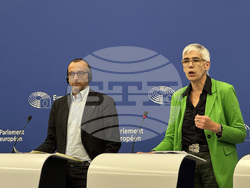 Страсбург - пресконференция - шофьорски книжки