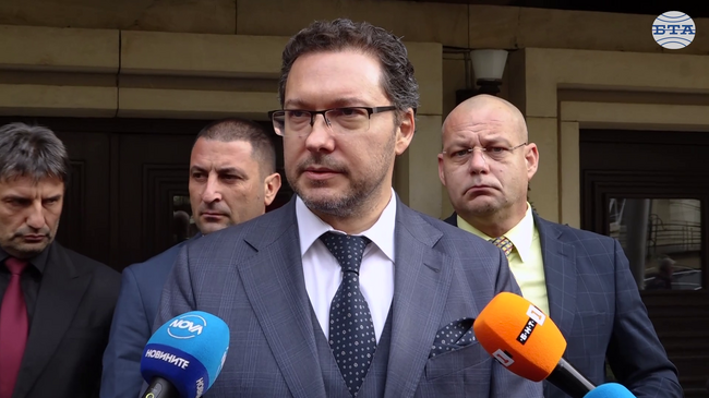 Моловете ще продължат да инвестират както в технологиите, така и в капацитета на охранителните фирми и на самите охранители, каза Даниел Митов