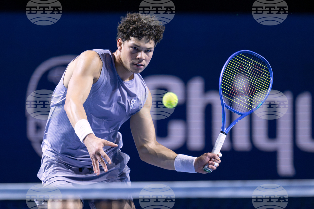 Бен Шелтън и Алекс де Минор се класираха за финалния турнир на АТП след победи в Париж, Яник Синер също продължава напред във френската столица 