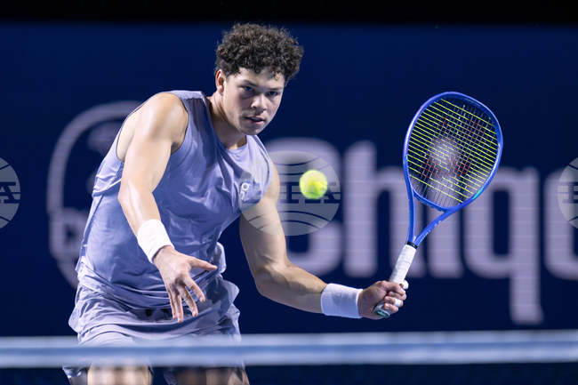 Бен Шелтън и Алекс де Минор се класираха за финалния турнир на АТП след победи в Париж, Яник Синер също продължава напред във френската столица