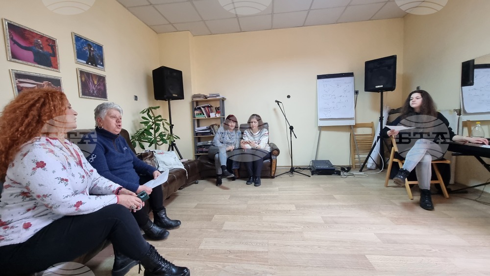 Перник - конкурс за традиционно песенно и музикално творчество "Гласове и мелодии от Пернишко"